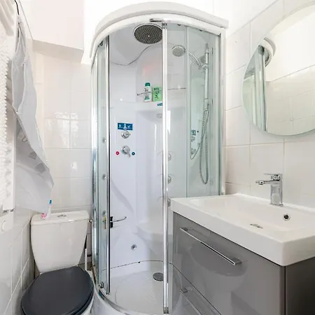 Appartement Centre Refait A Neuf *